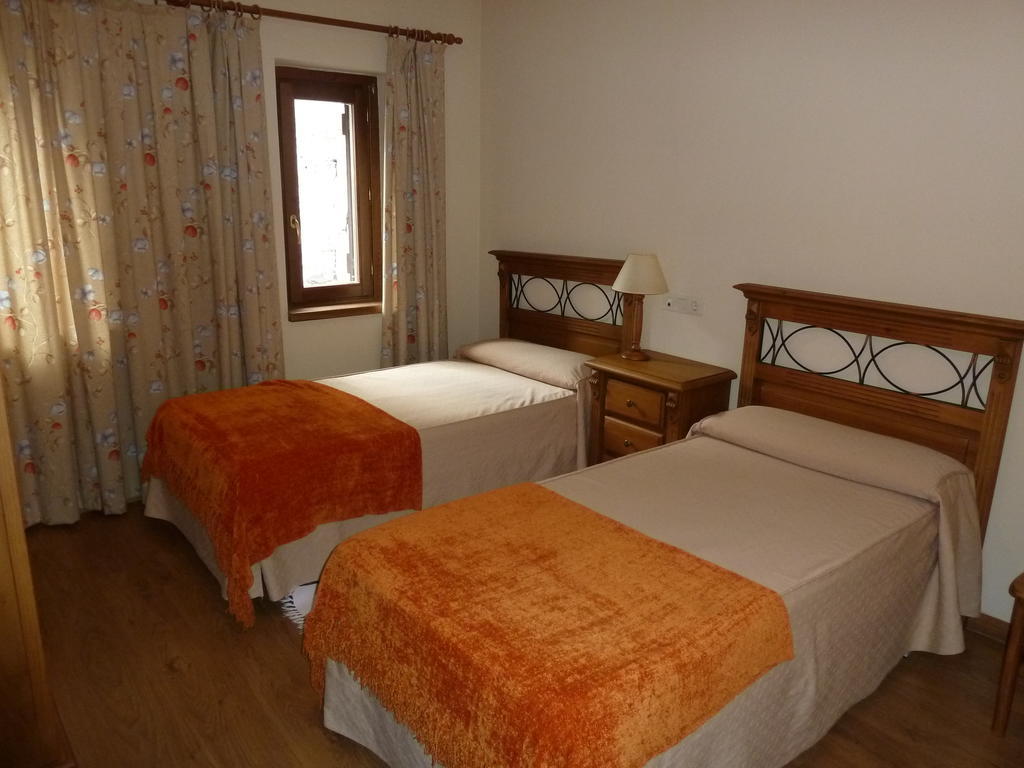 Apartahotel Faure Sallent De Gallego Room photo